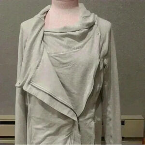 EUC Lululemon side zip jacket